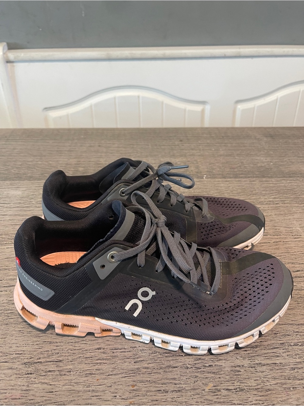 On Running Cloudflow "Rock Rose" Sneakers Size 6.5